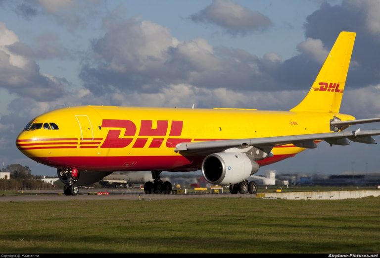 DHL aposta em aviões elétricos no transporte de encomendas.