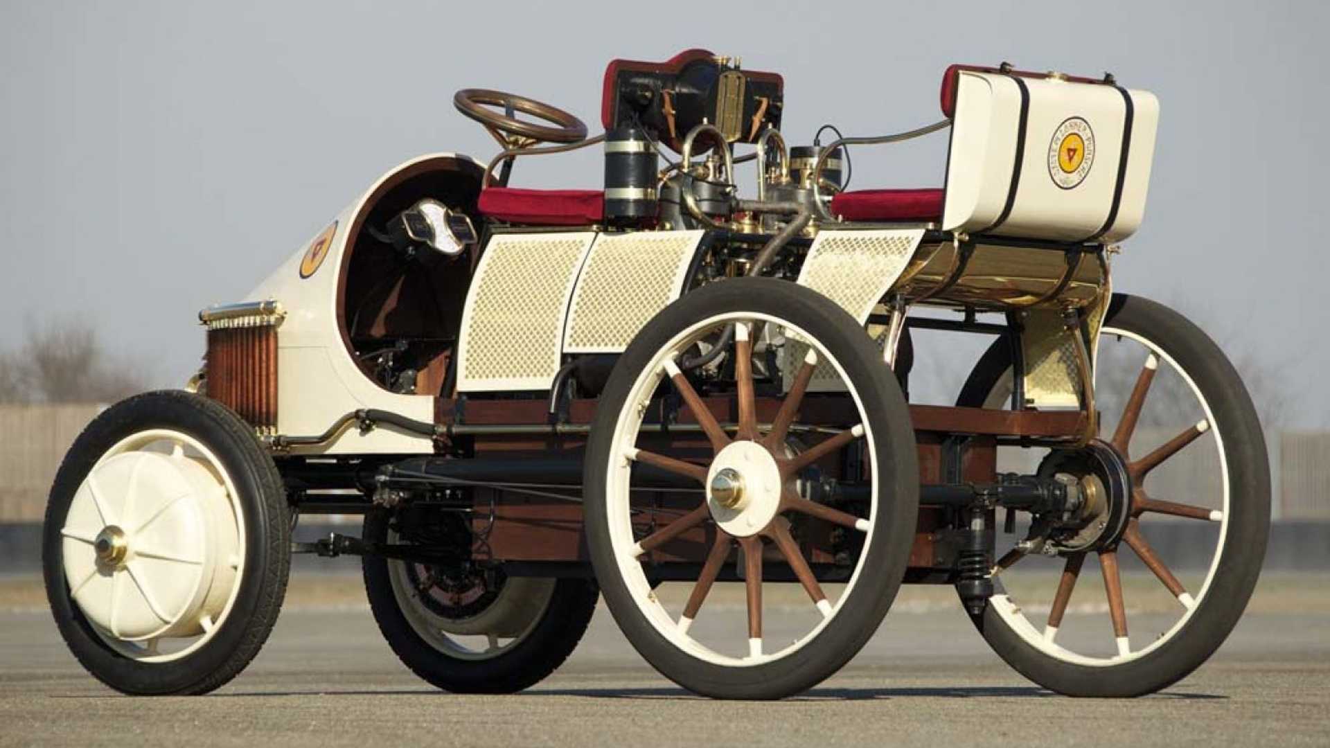 Lohner-Porsche Semper Vivus: primeiro híbrido em série é de 1900.