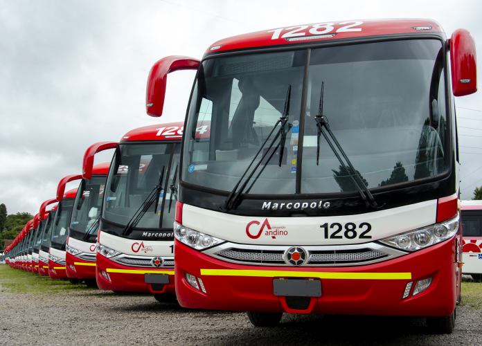 Mercedes-Benz exporta 328 ônibus para o Chile.