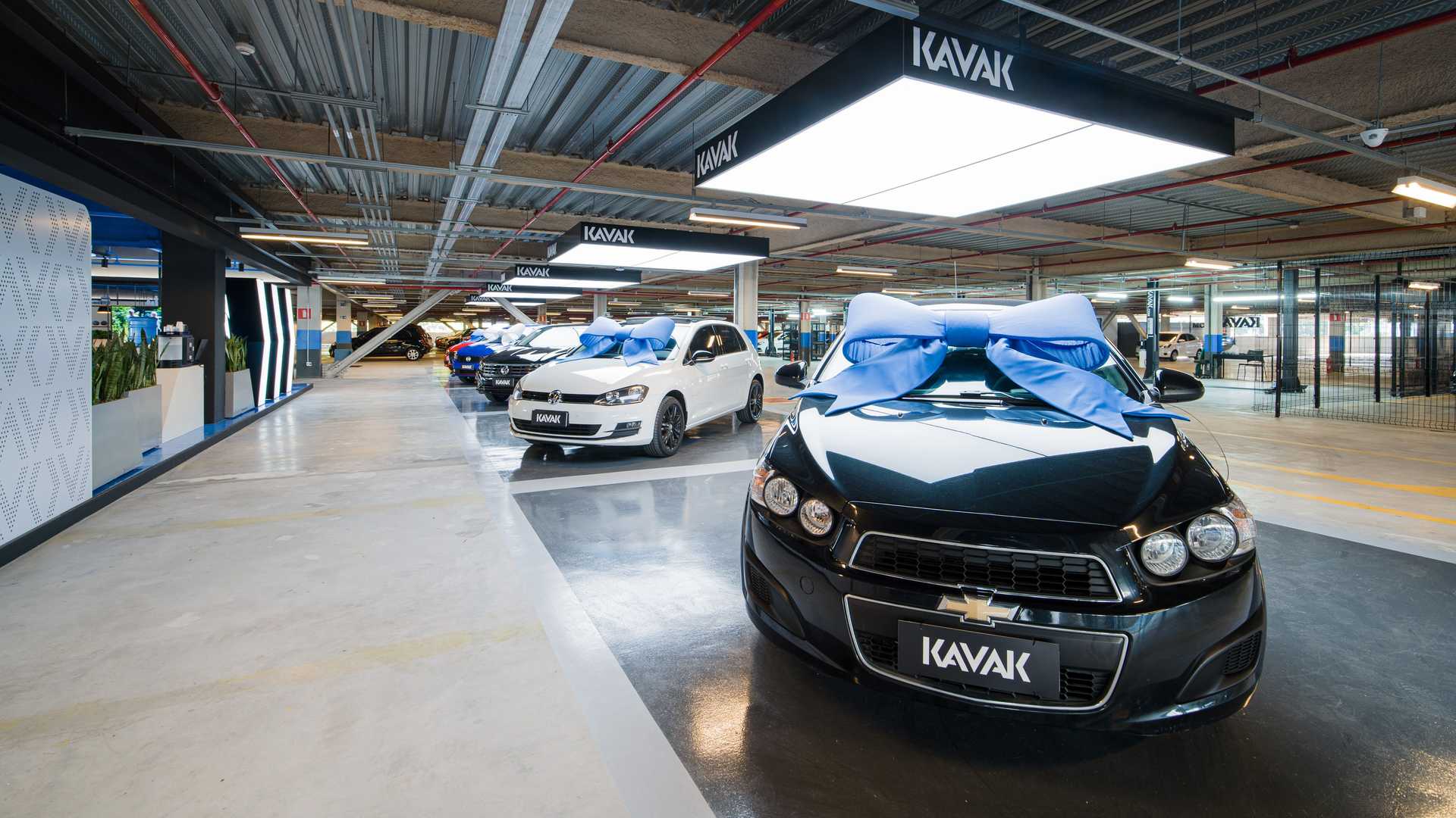 Kavak anuncia promoção para 5 mil carros com preços abaixo da tabela.