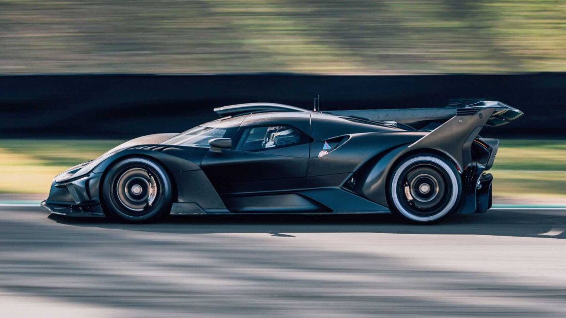 Bugatti revela versão final do hipercarro Bolide com 1.600 cv.