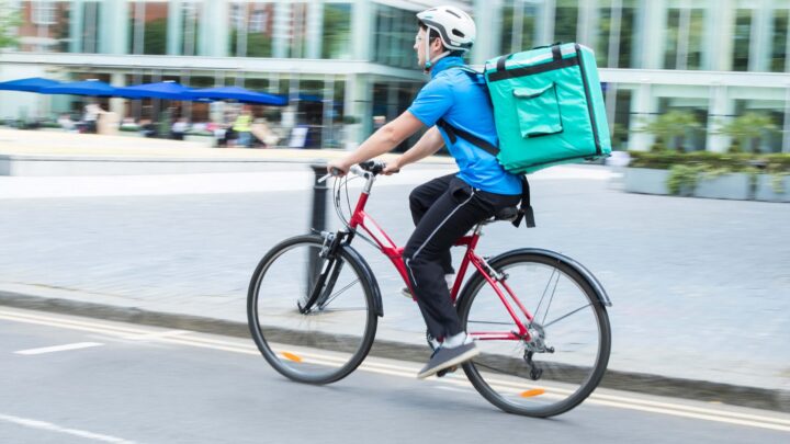 E-Moving impulsiona logística urbana com aluguel de e-bikes para entregadores.