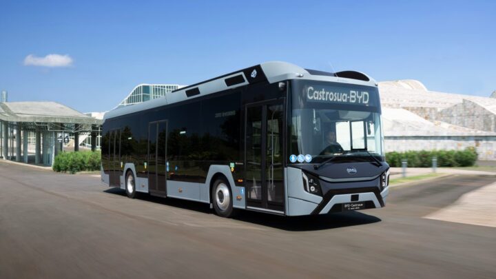 BYD lança ônibus 100% elétrico em parceria com encarroçadora da Espanha.