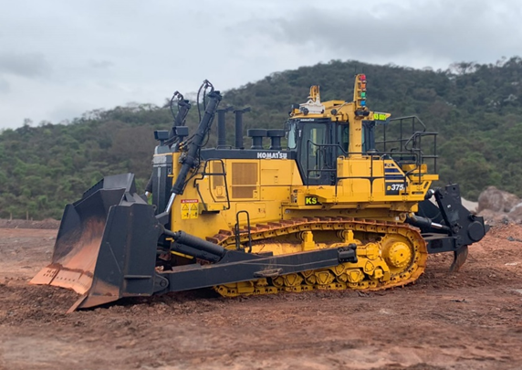 Anglo American e Komatsu concluem teste com trator operado por controle remoto no Minas-Rio.