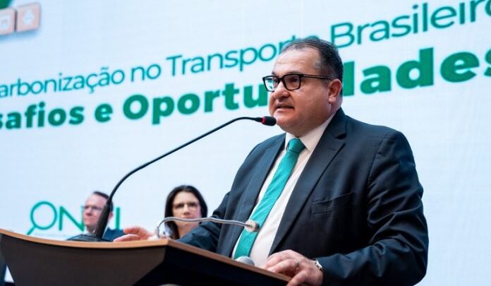 Ministério dos Transportes trabalhará política de descarbonização de forma transversal