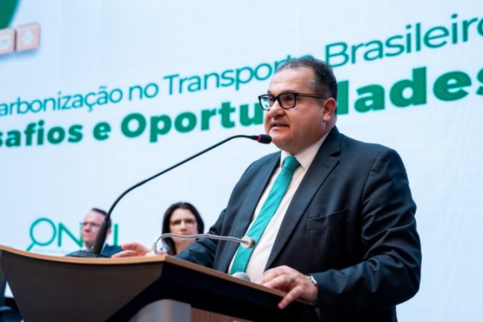 Ministério dos Transportes trabalhará política de descarbonização de forma transversal