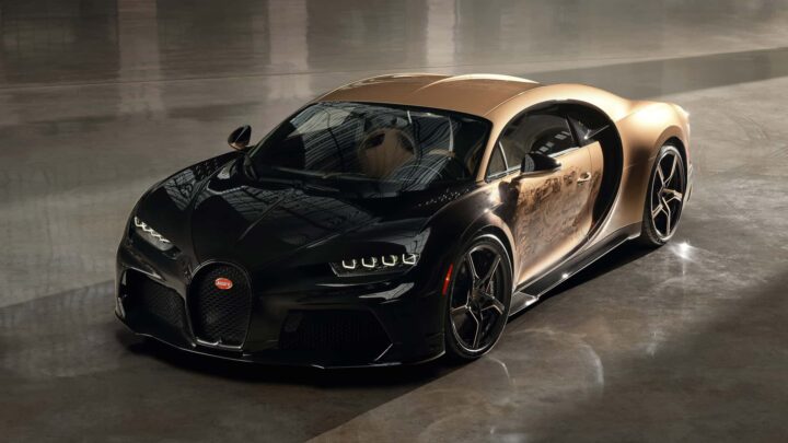 Bugatti apresenta Chiron dourado exclusivo feito por encomenda.