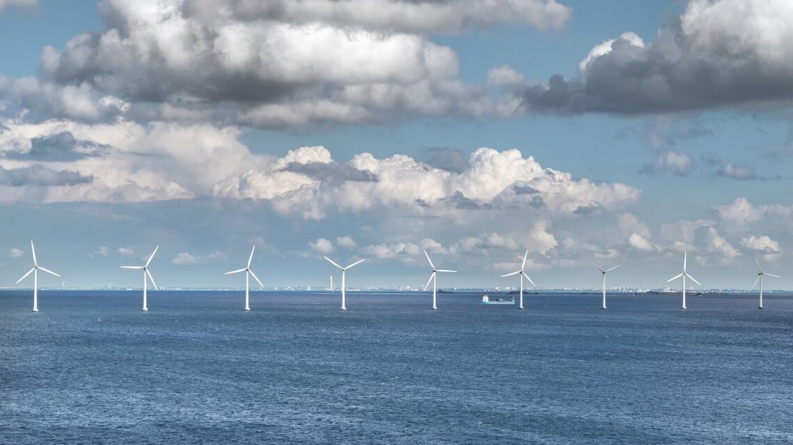 Energia Limpa: geração eólica no mar pode acelerar transição energética no Brasil.