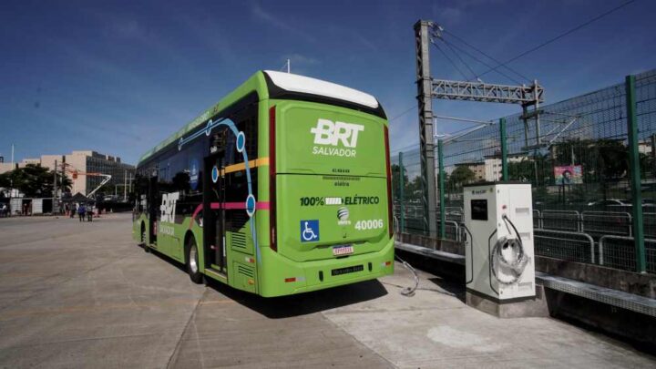 Maior terminal de recarga de ônibus elétricos do país será inaugurado hoje em Salvador.