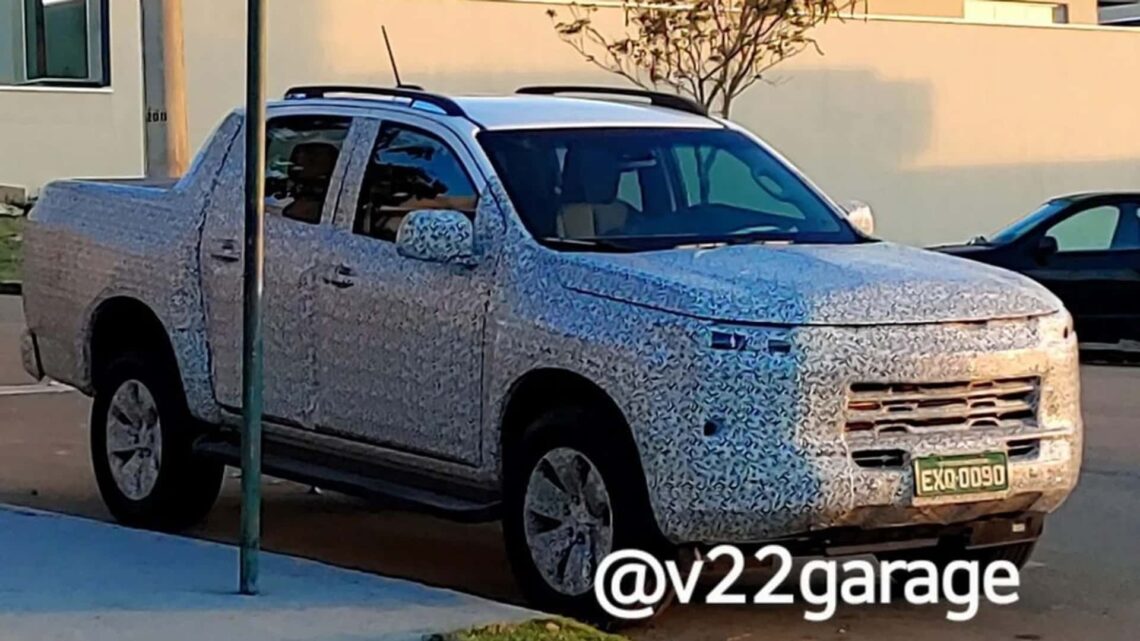 Flagra: Nova Chevrolet S10 roda com faróis definitivos e interior completo.