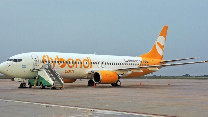 Flybondi reafirma interesse em expandir operações no Brasil.