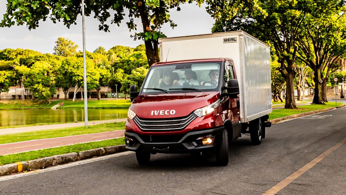 IVECO sai na frente com novo chassi-cabine e novidades de mercado