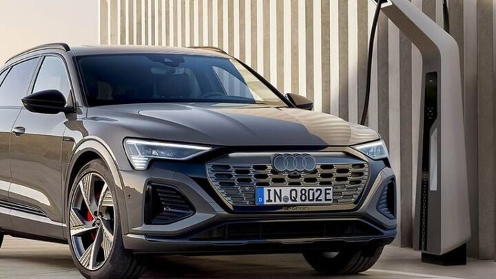 Audi Q8 e-tron 2024 avança em conforto, autonomia e comportamento