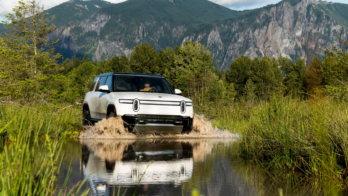 Conheça o R1S  um SUV totalmente elétrico de 7 lugares, criado para criar memórias.