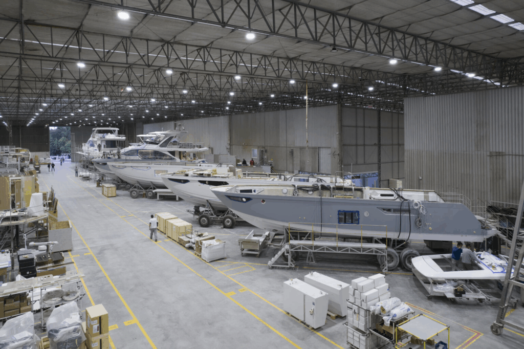 Primeira exibição no Brasil da Azimut Grande 25 Metri acontece no maior evento náutico do Sul