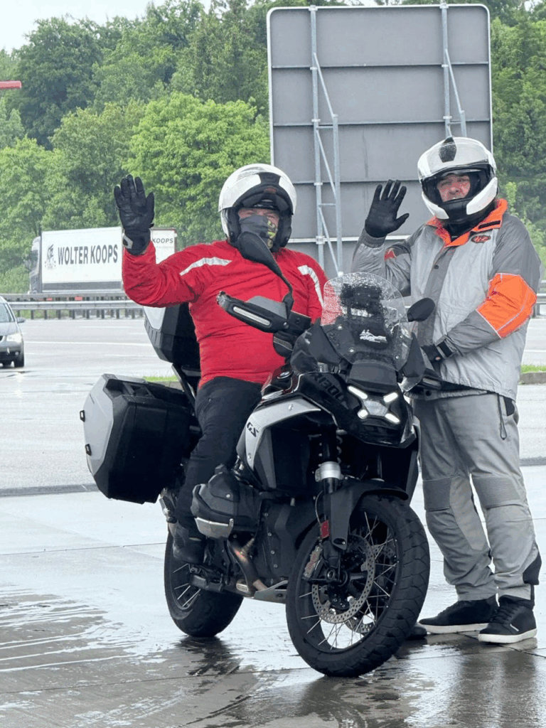 Entre Alpes e Emoções: Uma viagem de moto inesquecível por Alemanha, Áustria e Itália