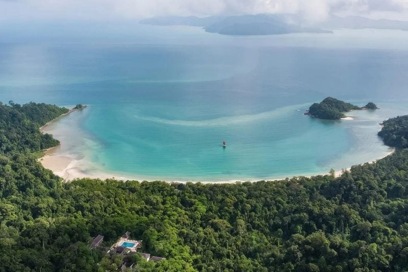 Paraísos Discretos: Refúgios Tropicais que Encantam os Viajantes Mais Exigentes