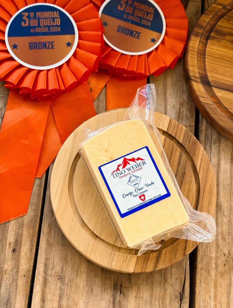 Queijaria de estilo suíço é atração da rota turística de Ouro Verde de Goiás