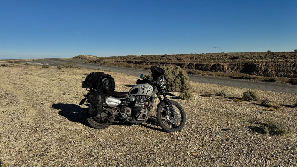 Augusto Perez e sua aventura sobre duas rodas até o Fim do Mundo