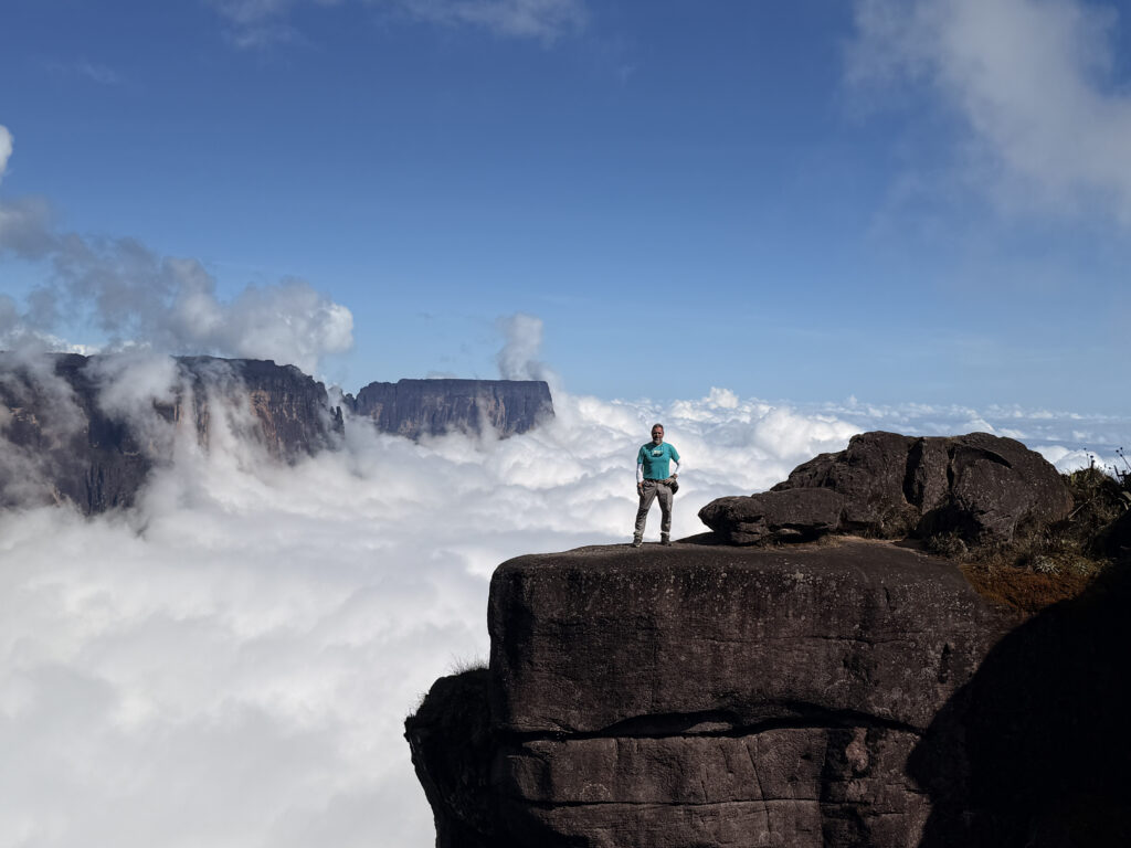 Conectividade via satélite da Globalsat Group garante segurança e sobrevivência em expedições de aventura extremas