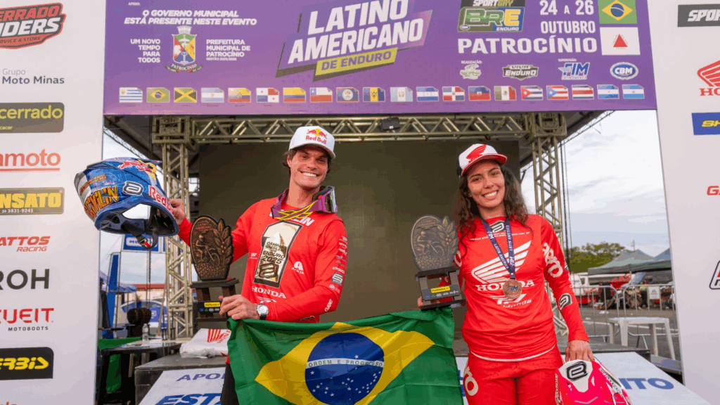 Bárbara Neves (EF) e Bruno Crivilin (E2) , da Honda Racing, são campeões latino-americanos de enduro