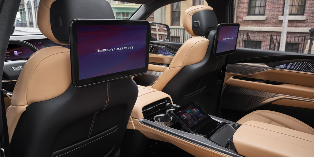 O tapete vermelho dos motores: luxo, tecnologia e sustentabilidade na chegada ao Oscar 2026