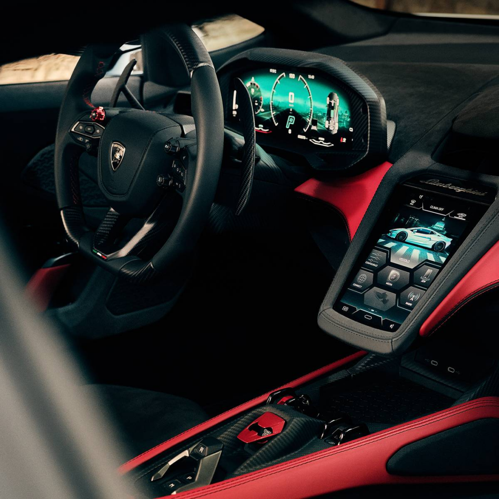 O tapete vermelho dos motores: luxo, tecnologia e sustentabilidade na chegada ao Oscar 2026