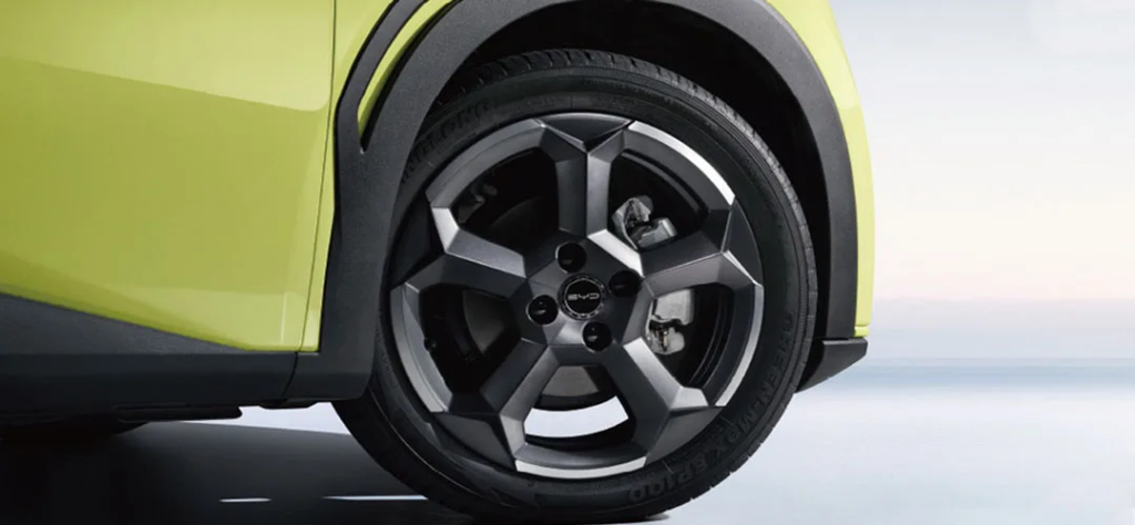 BYD Dolphin Mini faz história: pela primeira vez um veículo elétrico é o mais vendido no varejo brasileiro