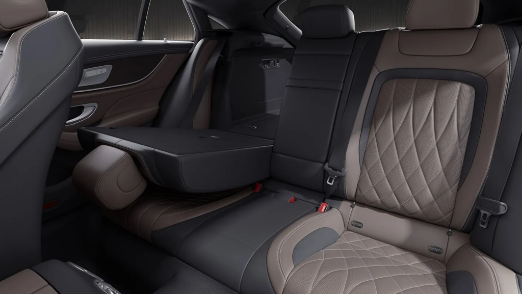 O tapete vermelho dos motores: luxo, tecnologia e sustentabilidade na chegada ao Oscar 2026