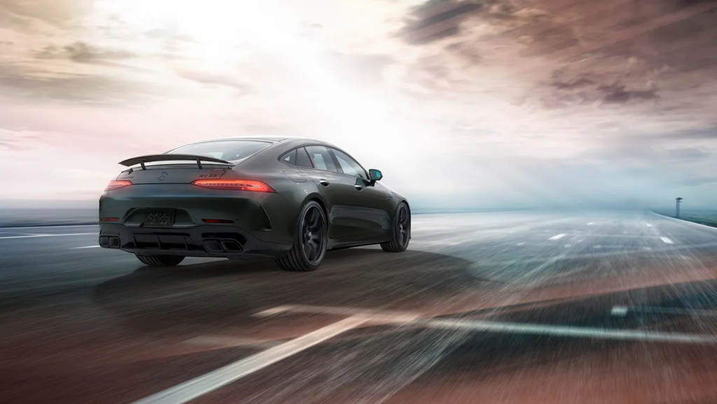 O tapete vermelho dos motores: luxo, tecnologia e sustentabilidade na chegada ao Oscar 2026