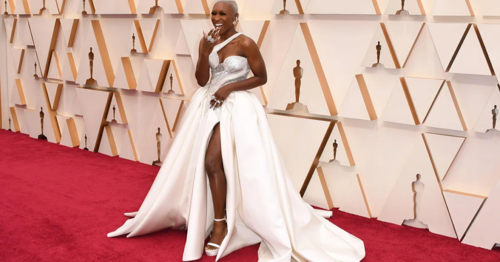 O tapete vermelho dos motores: luxo, tecnologia e sustentabilidade na chegada ao Oscar 2026