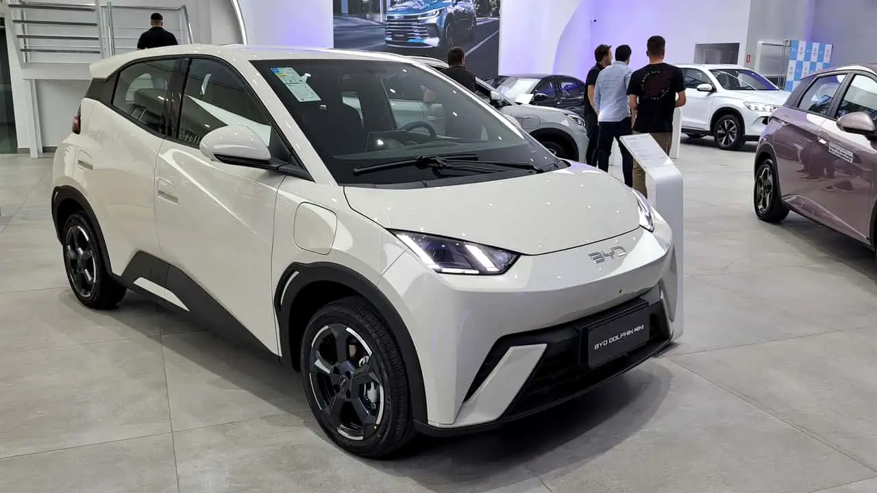 BYD Dolphin Mini faz história: pela primeira vez um veículo elétrico é o mais vendido no varejo brasileiro
