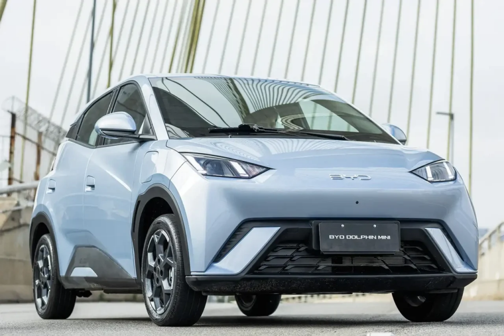BYD Dolphin Mini faz história: pela primeira vez um veículo elétrico é o mais vendido no varejo brasileiro