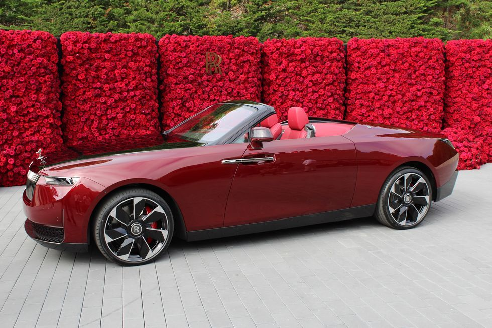 A ROLLS-ROYCE ANUNCIA UMA PROPOSTA TOTALMENTE NOVA EM SUPERLUXO: A COLEÇÃO COACHBUILD