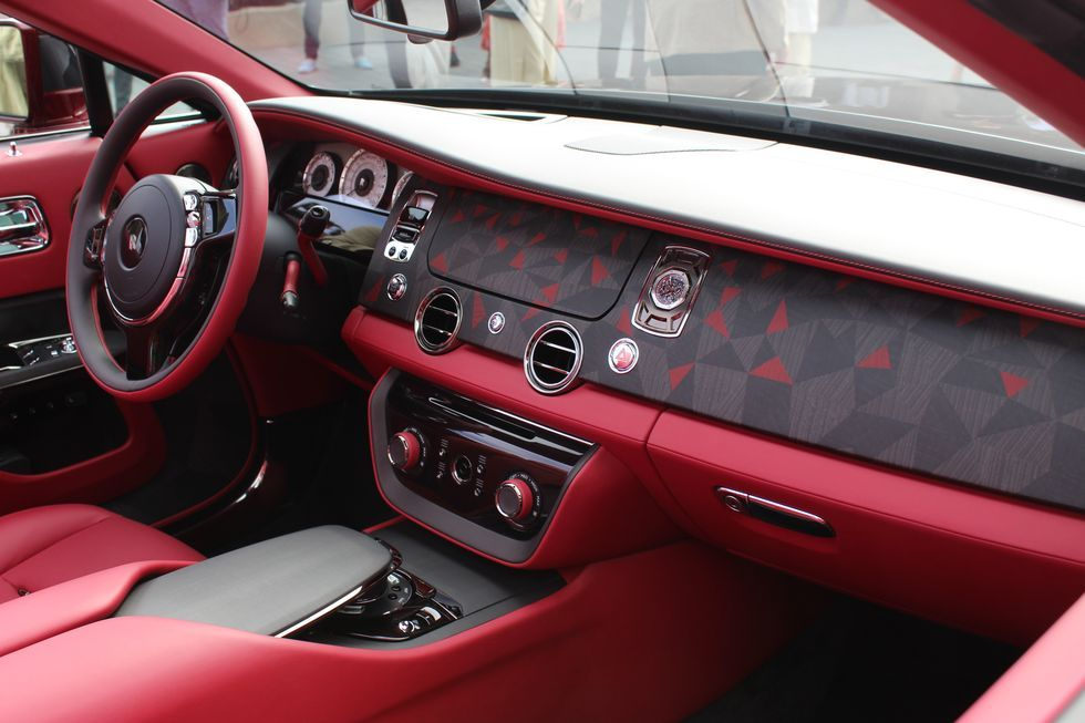 A ROLLS-ROYCE ANUNCIA UMA PROPOSTA TOTALMENTE NOVA EM SUPERLUXO: A COLEÇÃO COACHBUILD