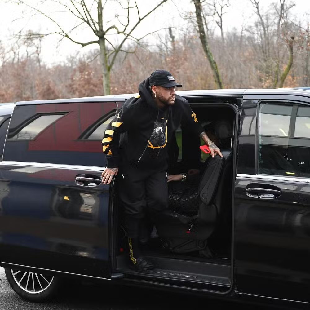 Alta velocidade e luxo extremo: os brinquedinhos favoritos de Neymar