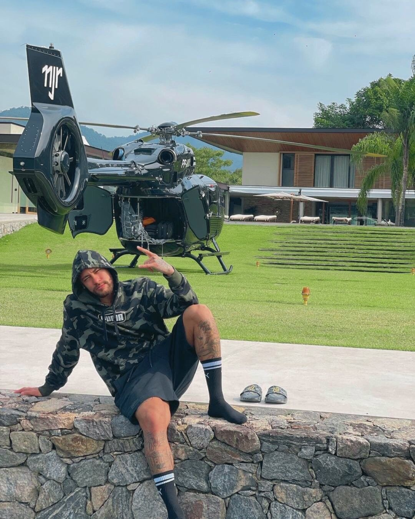 Alta velocidade e luxo extremo: os brinquedinhos favoritos de Neymar