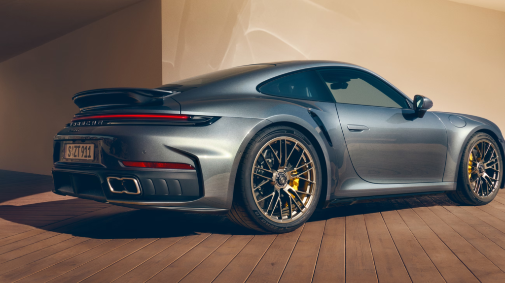 O Porsche 911 Turbo S Mais Potente da História Entra na Era Híbrida por R$ 2,1 Milhões