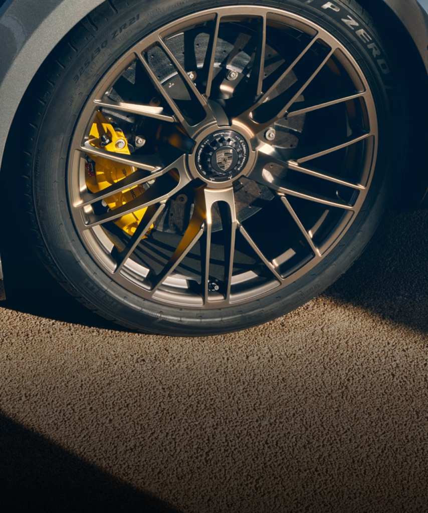 O Porsche 911 Turbo S Mais Potente da História Entra na Era Híbrida por R$ 2,1 Milhões