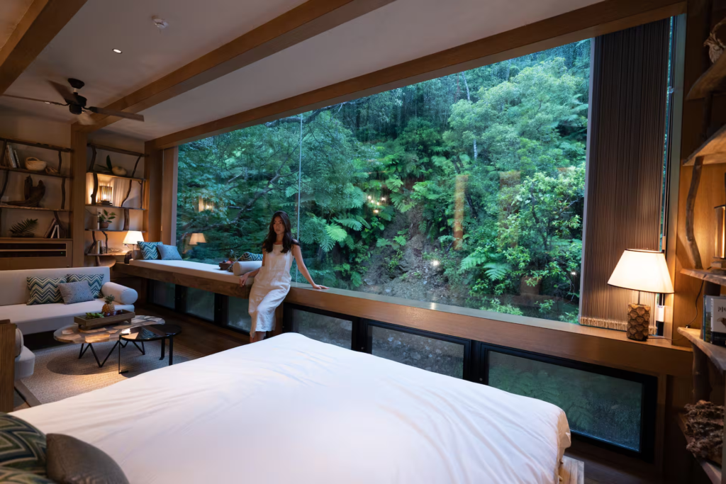 Japão tem resort sustentável de casas nas árvores
