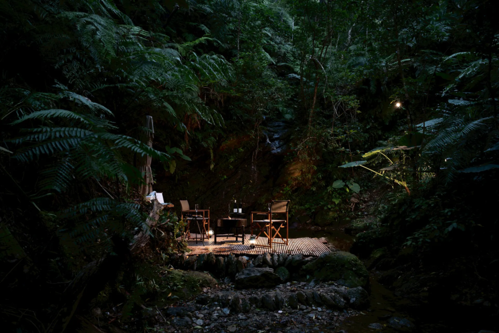 Japão tem resort sustentável de casas nas árvores
