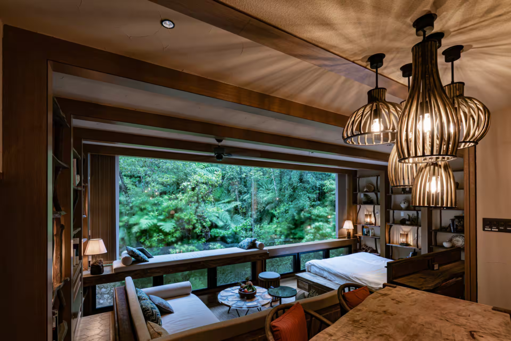 Japão tem resort sustentável de casas nas árvores