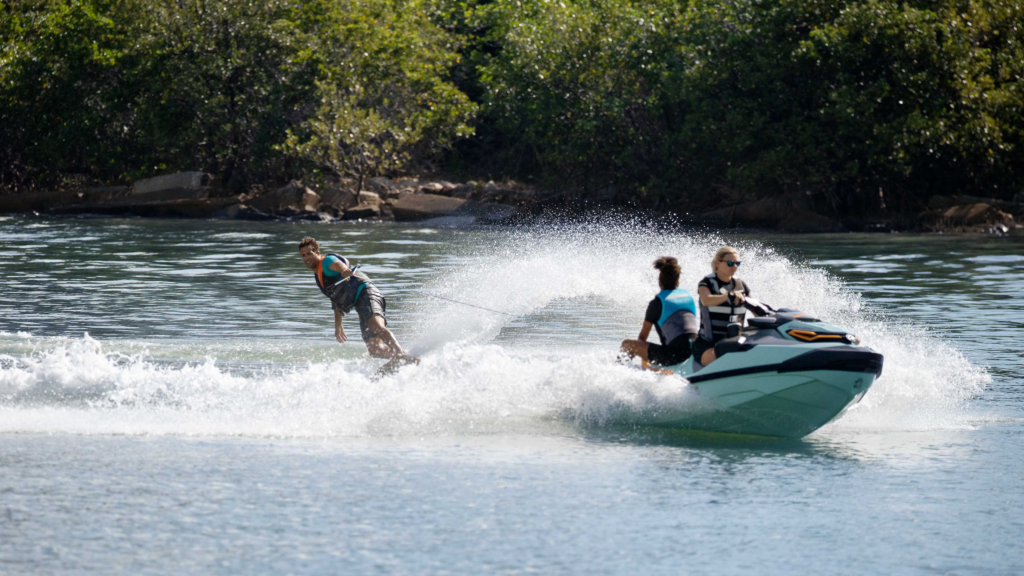 Sea-Doo vs Yamaha: O Guia Definitivo para Escolher seu Próximo Jet Ski Em 2026