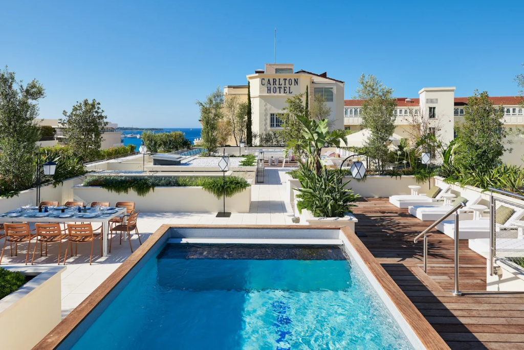 Cannes 2026: os hotéis, restaurantes e beach clubs que o A-list escolhe na Riviera Francesa