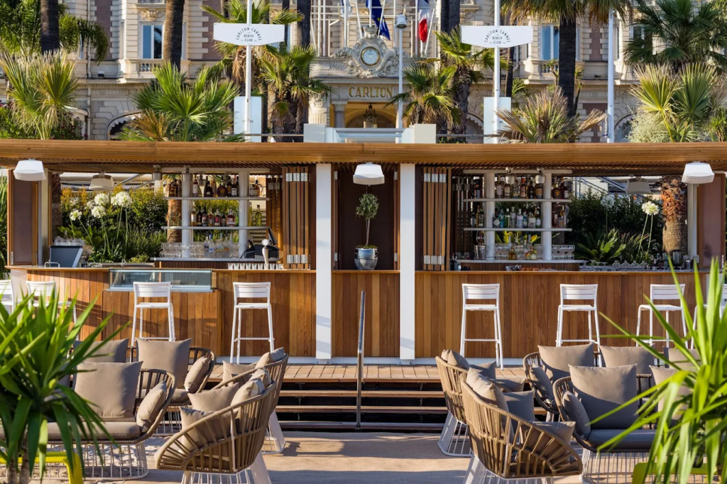 Cannes 2026: os hotéis, restaurantes e beach clubs que o A-list escolhe na Riviera Francesa