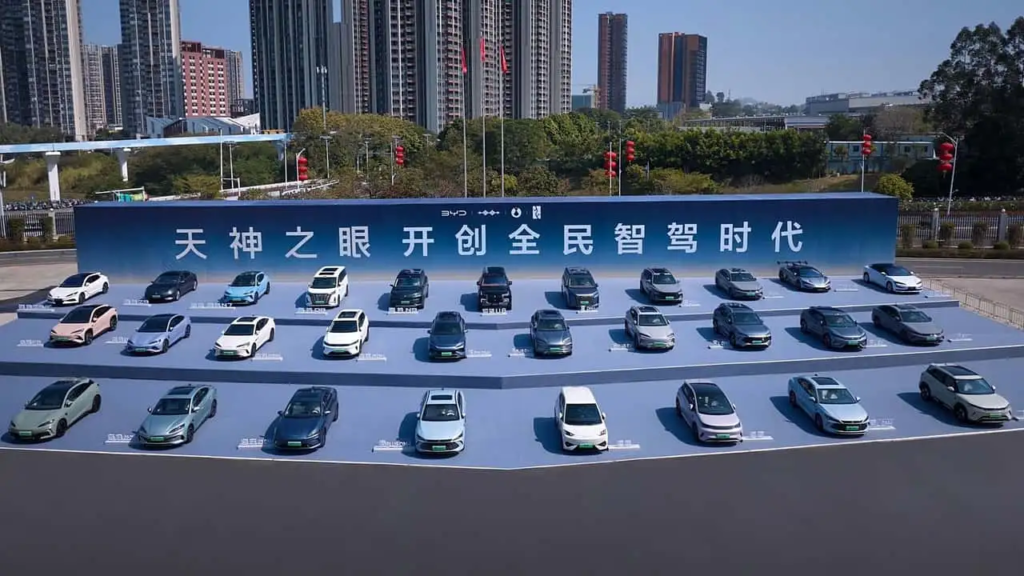 BYD confirma direção inteligente no Brasil em 2027 e revela chip inédito