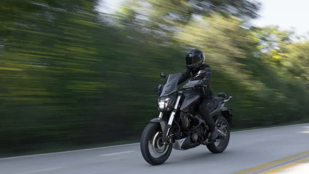 Bajaj lança Dominar 400 2027; confira o novo preço