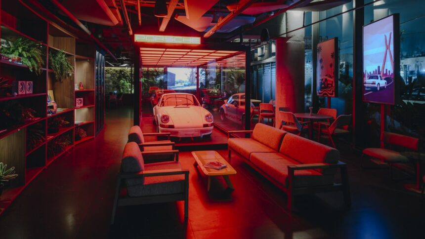 O Novo Espaço em São Paulo Que Une Gastronomia, Encontros e Carros da Porsche