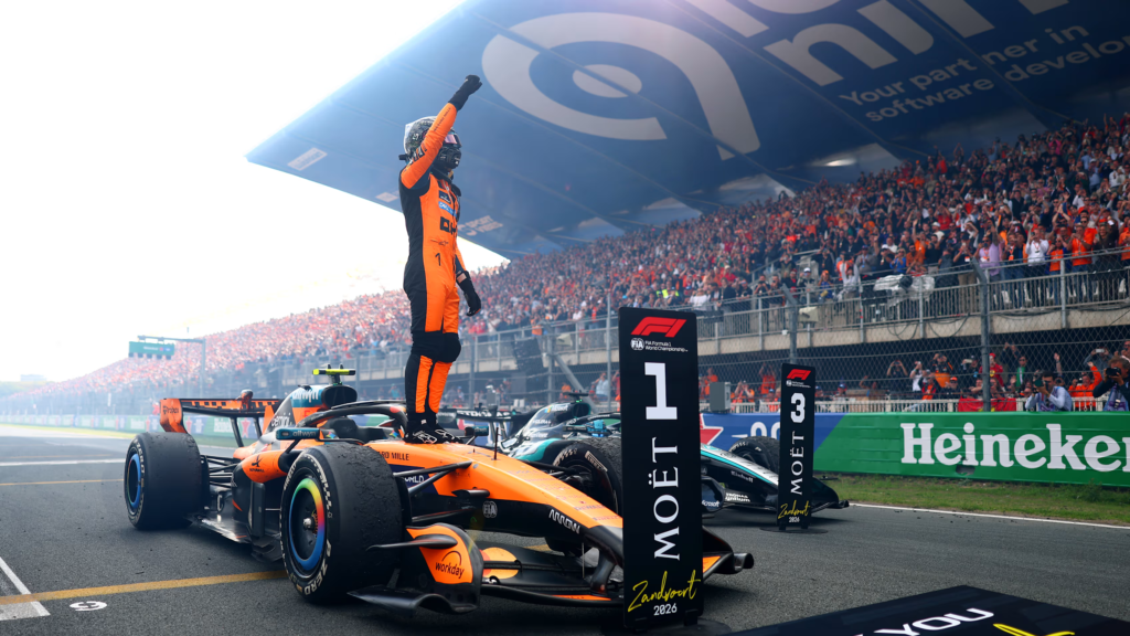 Norris vence o dramático Grande Prêmio da Holanda, seguido por Antonelli e Russell, enquanto Verstappen abandona a prova após um acidente.