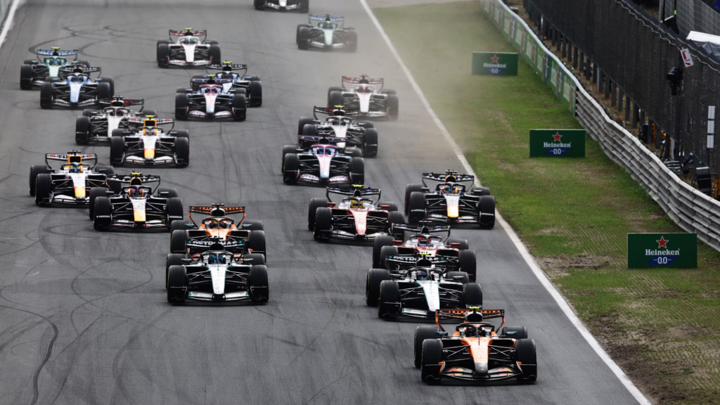 Norris vence o dramático Grande Prêmio da Holanda, seguido por Antonelli e Russell, enquanto Verstappen abandona a prova após um acidente.